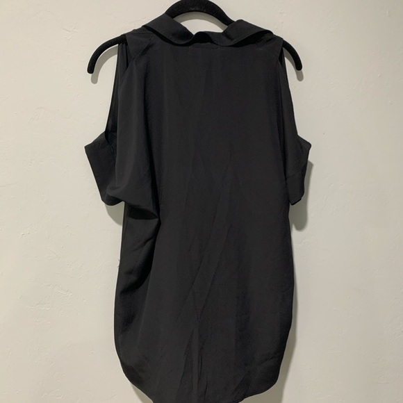 💕HOSTPICK Michael Kors Black Open Shoulder Top - Picture 6 of 6